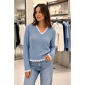 Sweter damski z dekoltem w serek